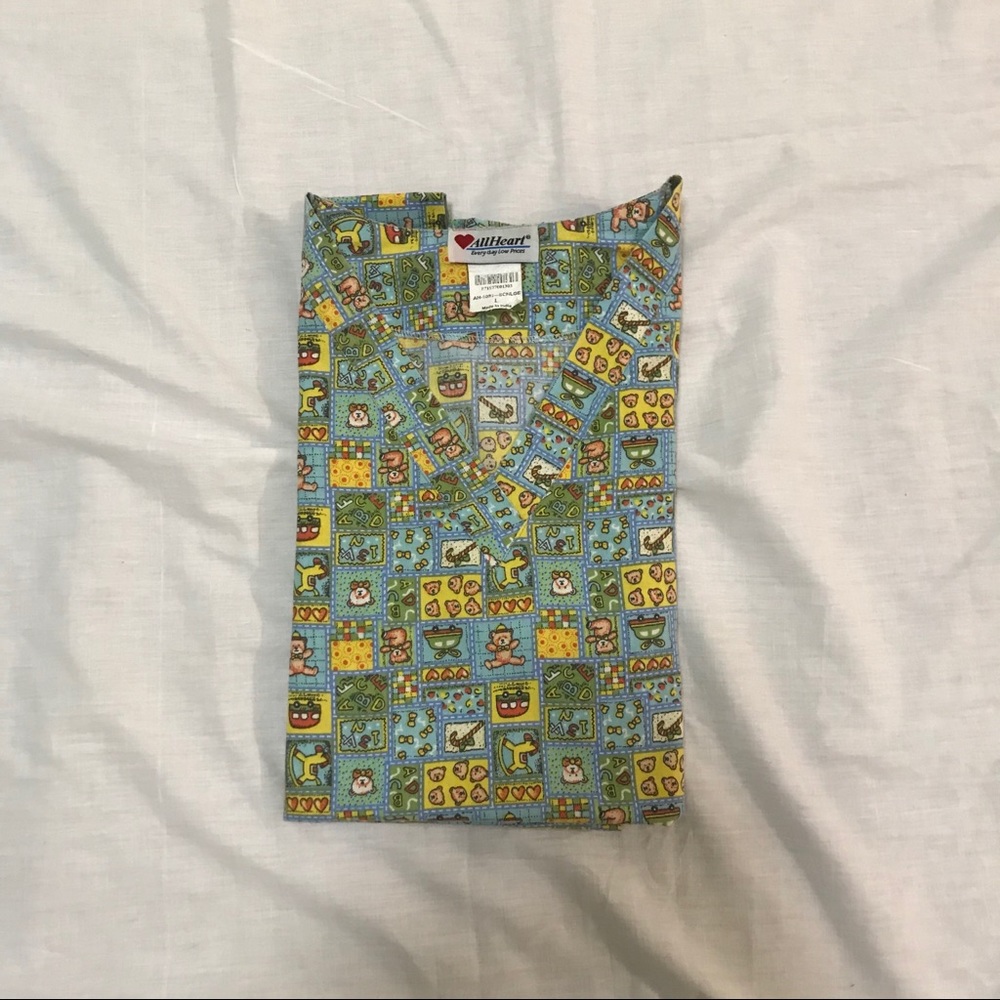 🔥SALE🔥 Bear Design Scrub Top